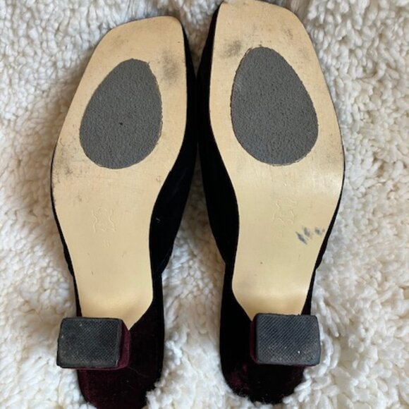 Jacques Levine Black and Gold Embroidered Mules - Picture 3 of 3